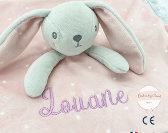 Doudou lapin personnalisé brodé rose | Peluche personnalisé brodée lapin pour fille norme CE | doudou lapin brodé rose au prénom de l'enfant