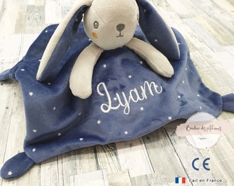 Doudou lapin personnalisé brodé bleu | Peluche personnalisé brodée bébé lapin bleu norme CE |  doudou lapin brodé au prénom de l'enfant