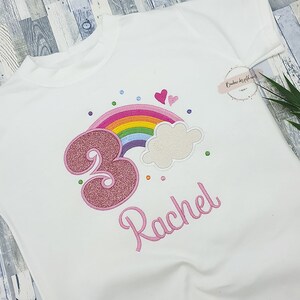 T-shirt ou body personnalisé arc en ciel petite fille body bébé rainbow personnalisé Cadeau enfant fille T shirt fille personnalisé image 3