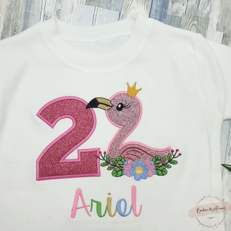 T-shirt ou body personnalisé flamand rose pour fille body brodé personnalisé bébé Cadeau enfant fille T shirt fille personnalisable image 4