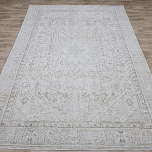 Vintage Oushak Rug 7.7x10.5: Neutral Turkish Wool Carpet