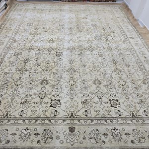 11x14 feet  vintage Turkish rug, Neutral Vintage livingroom rug,Traditional Rug, bedroom rug,Handknotted Rug,Oversize rug,handmade rug