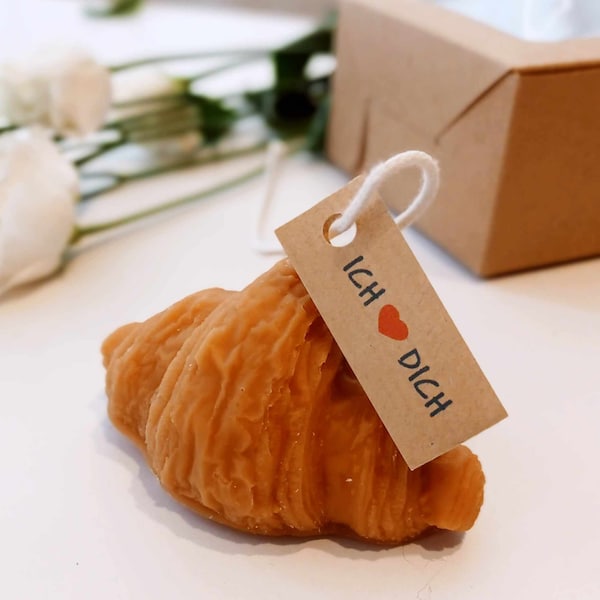 Croissant!!! Leckerei für Dich!  Kerze aus reinem Bienenwachs   kleines Mitbringsel Geschenk Gastgeschenke Hochzeit