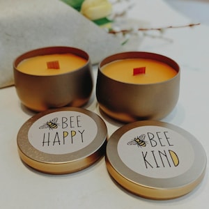 Goldene Honigkerzen Bienenwachskerze mit Holzdocht  Freundschafts Geschenk Bee happy  Bee kind