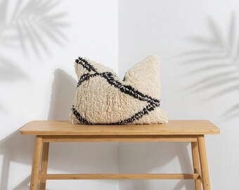 Moroccan Beni Ourain Wool Pillow, Handwoven Berber Shaggy Cushion, Black Cream Diamond Lumbar, Authentic Tribal Cushion Cover P300