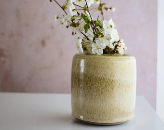 Soft white - yellow - cream handmade ceramic vase. Unique stoneware minimalistic flower vase - Boho natural decorative - handmade pottery