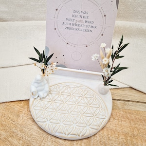 Kartenhalter, Fotoleiste, Altar in weiß-beige mit Mandala aus Keramik - Kartenleiste, Alternative zu Holz, Jahreszeitentisch handgefertigt