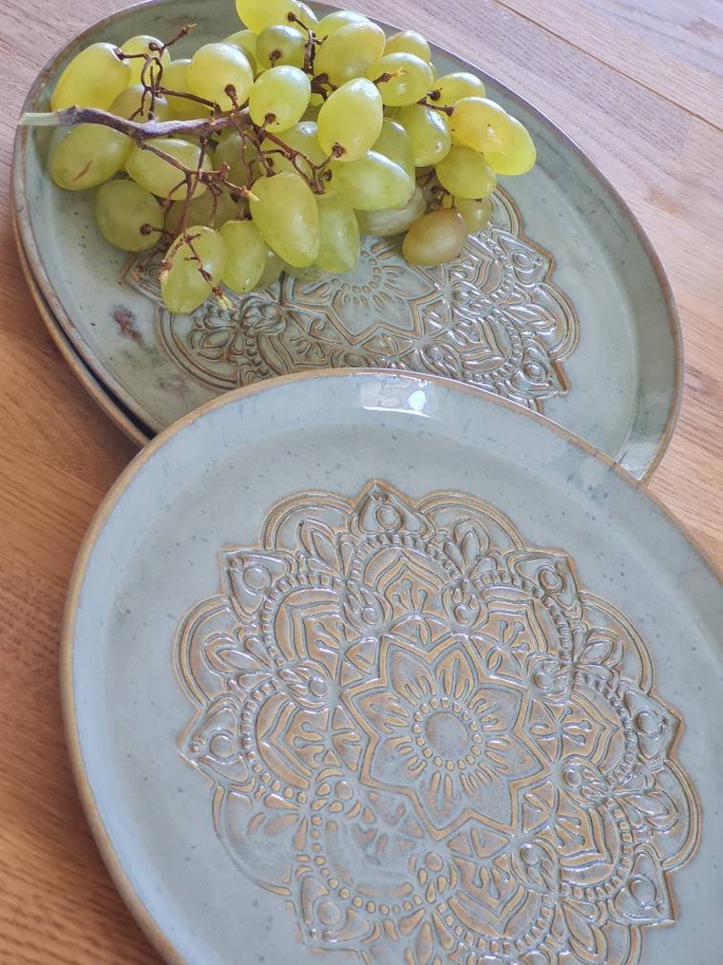 Keramik Teller groß mit Mandala in grau-beige / Boho / handgetöpfert Bild 3