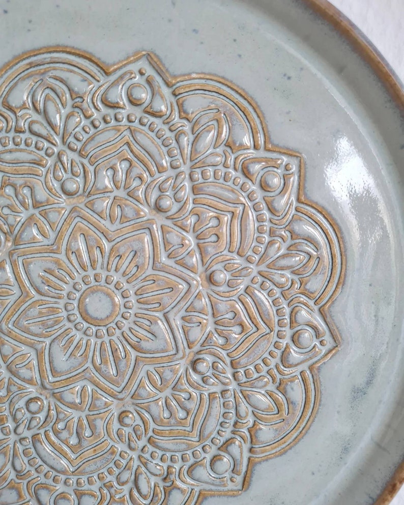 Keramik Teller groß mit Mandala in grau-beige / Boho / handgetöpfert Bild 2