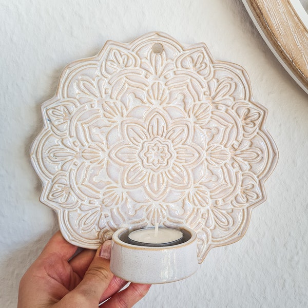 Keramik Wandteelichthalter mit Mandala in weiß-beige, handgetöpferte Wandleuchte, Boho Wanddeko