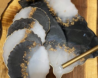 Tray & Coaster Set, Black and White Resin Coasters, Decorative Tray, Black Coasters, White Coasters, Geode Coasters, Black and White Tray