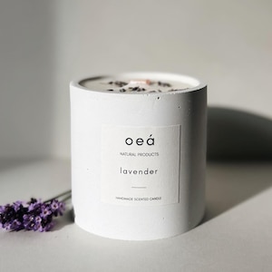 Scented candle with lavender scent made from soy and rapeseed wax in a concrete vessel with a wooden wick (240g)