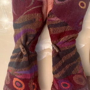 HANDMADE Boiled Merino Wool Fingerless Gloves with Toggle and side slit Purple