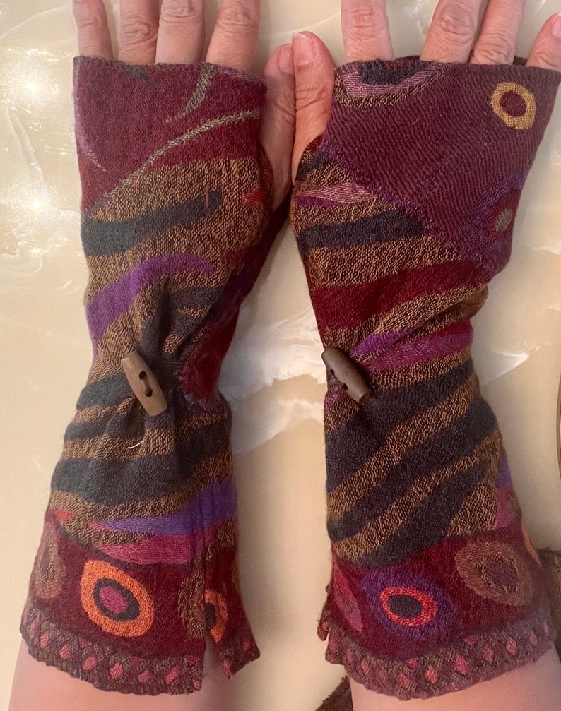 HANDMADE Boiled Merino Wool Fingerless Gloves with Toggle and side slit Purple