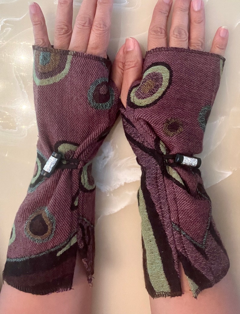 HANDMADE Boiled Merino Wool Fingerless Gloves with Toggle and side slit image 7