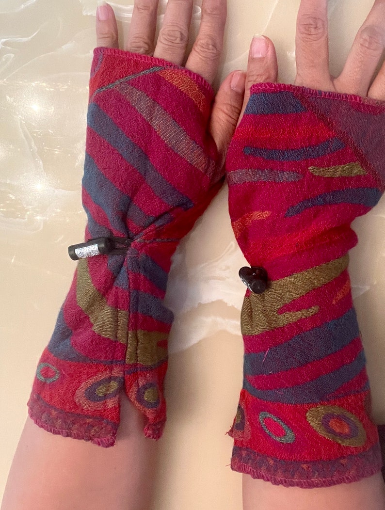 HANDMADE Boiled Merino Wool Fingerless Gloves with Toggle and side slit Pink
