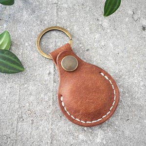 Personalisierter Leder AirTag Schlüsselanhänger - AirTag Halter / AirTag Case