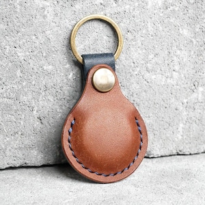 Personalisierter Leder AirTag Schlüsselanhänger - AirTag Halter / AirTag Case