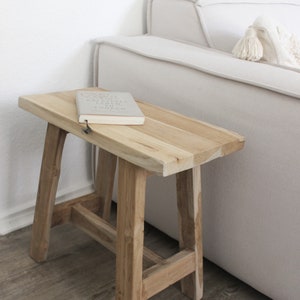 Petit banc / tabouret / repose-pieds en bois image 8