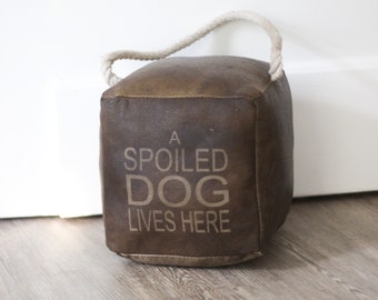 Arrêt de porte / pouf en cuir amoureux des chiens / objet déco / bouchon