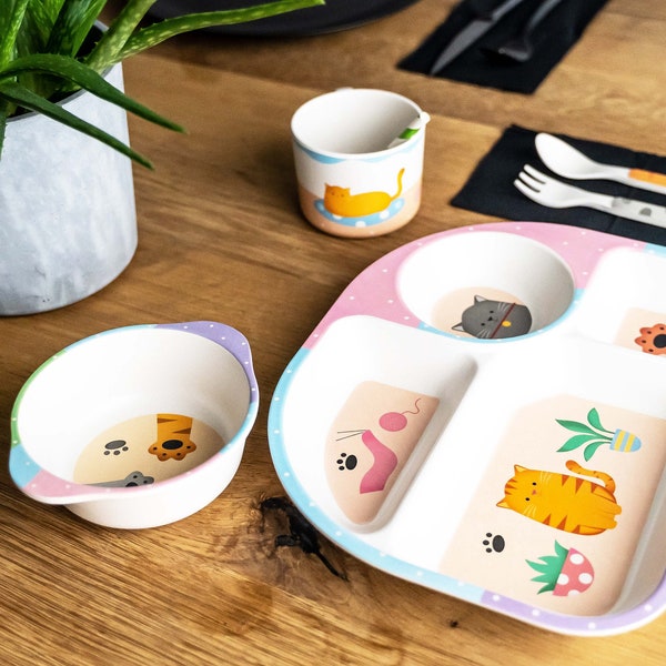 Adorable service de table pour enfants avec de jolis motifs de chats en bambou