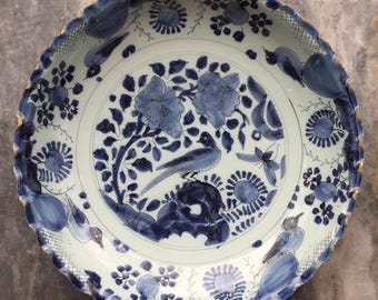 Große antike holländische Delft Schale aus dem 17.Jh. im chinesischen Kraak Stil