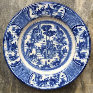 Large Antique 17th century Dutch Delft dish in Chinese style