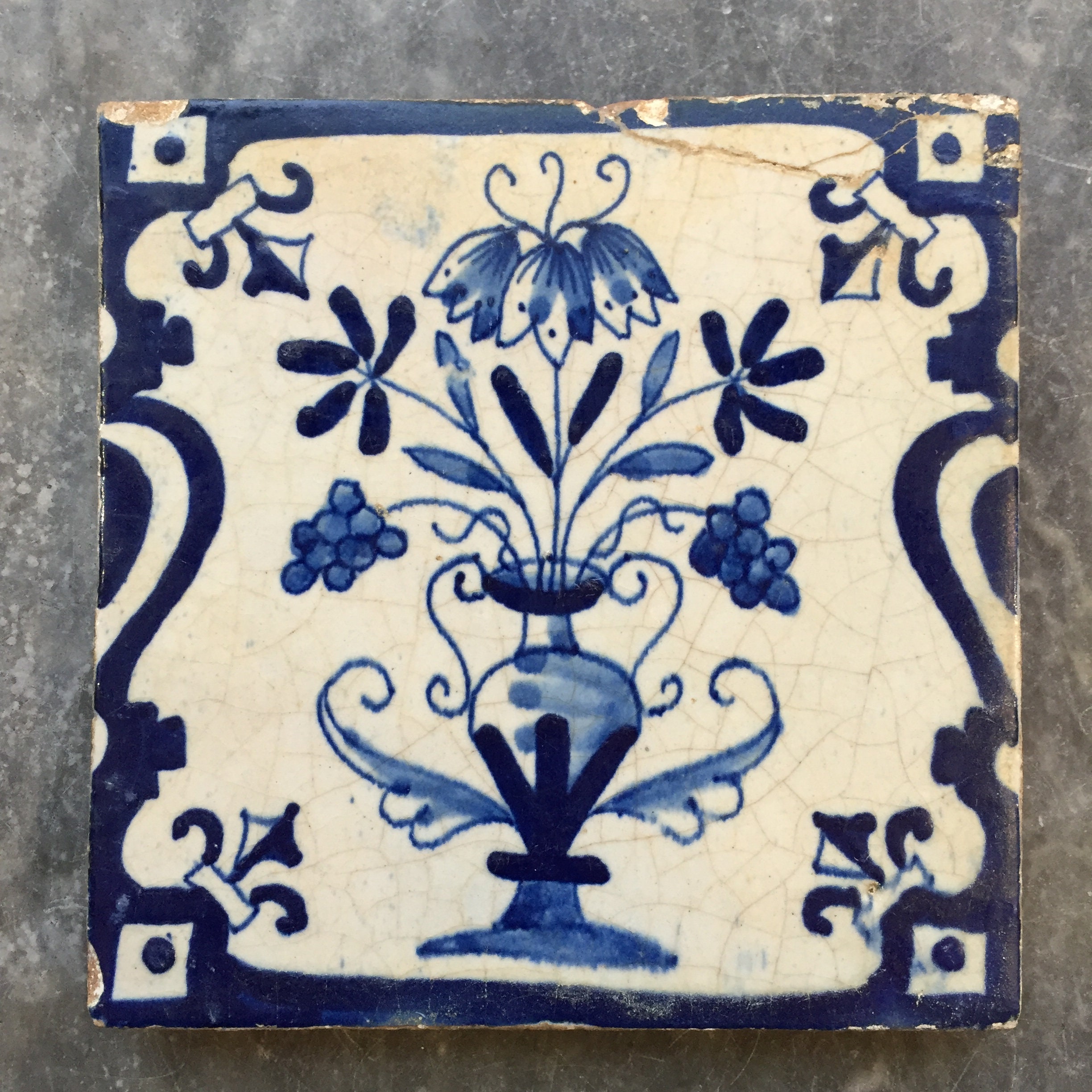 1700年代頃オランダ・デルフトタイル・聖獣・w12.8cm