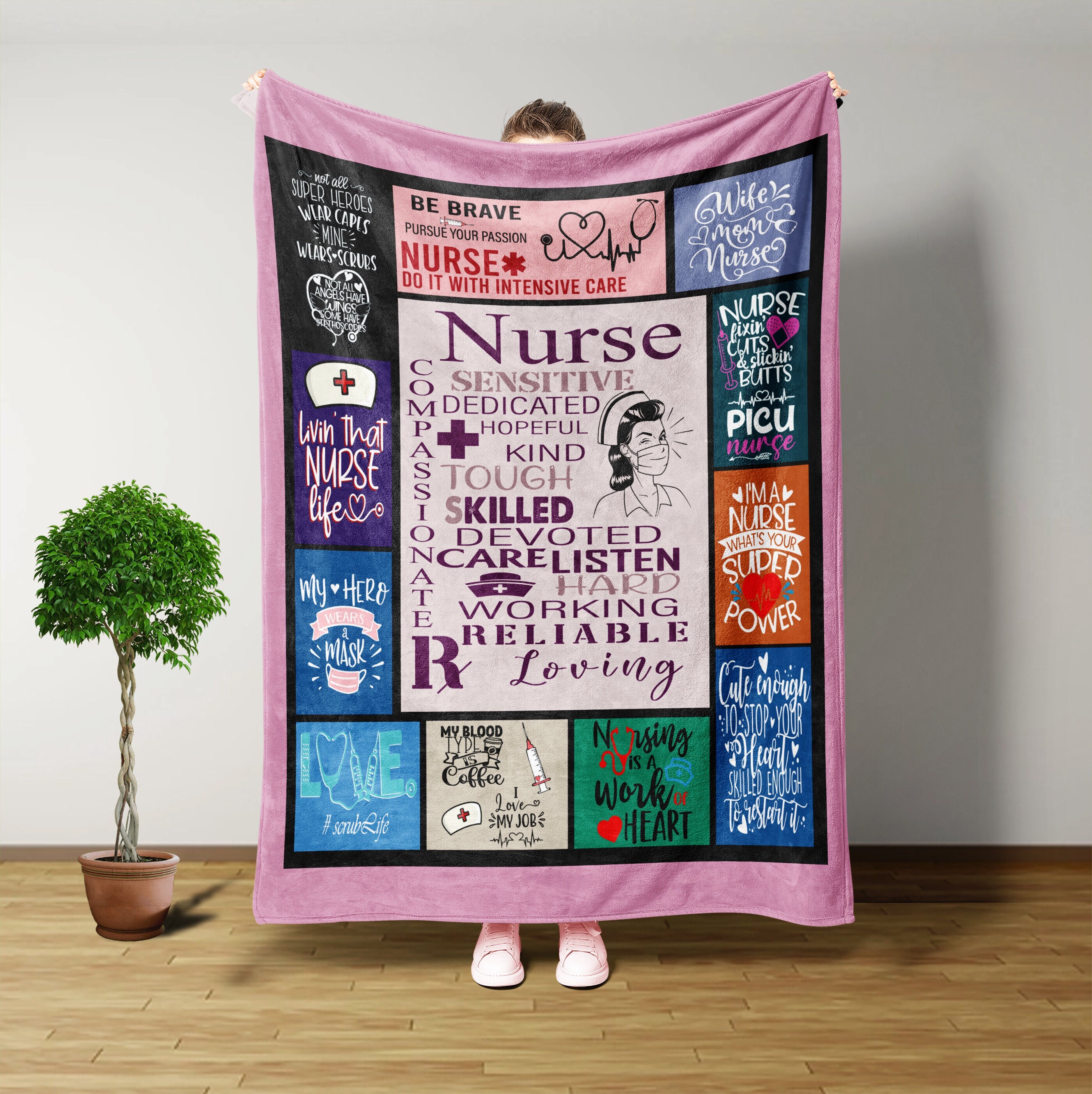 Personalized US Healthcare Worker Fleece Throw Blanket & Quilt - Gift Idea For Nurse/Colleague