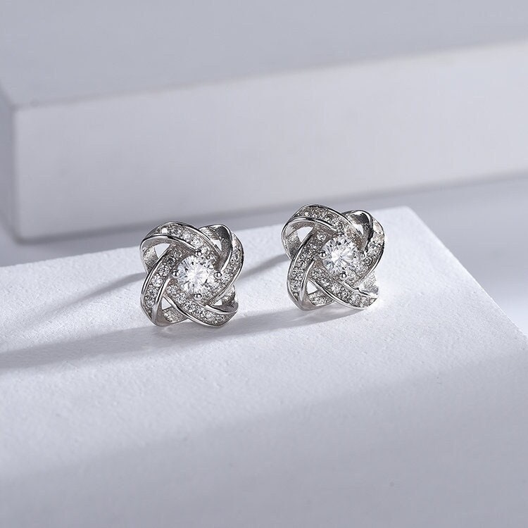 ◆国内発送◆【VASIC】Knot Earrings ノットピアス Giftに最適♪ ◇国内発送◇【VASIC】Knot Earrings ノットピアス Giftに最適♪