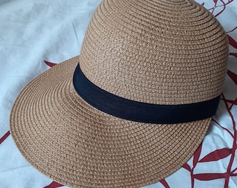 Berretto estivo che penetra nell'aria, berretto da donna parasole, berretto di protezione solare, cappello da spiaggia, resistente con bellissimi colori: marrone, nero, crema, ecc.