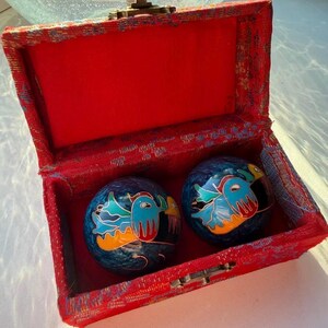 Raridade - Conjunto Vintage - Bolas Chinesas de Baoding em Cloisonné, Bolas de Massagem para Meditação e Alívio do Estresse, Bolas Musicais de Qi Gong.