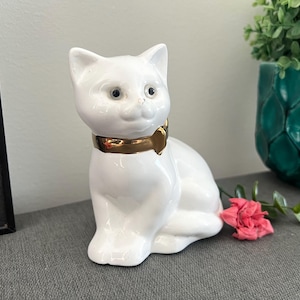 Large porcelain white Cat Figurine  cute large cat, Vintage cat kitten figurine, large porcelain cat German porcelain cat Gilde Handwerk cat
