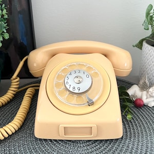 Téléphone à cadran rotatif à l'ancienne, téléphone mécanique jaune clair, téléphone vintage, décoration de bureau pour téléphone fixe, décoration de bureau élégante