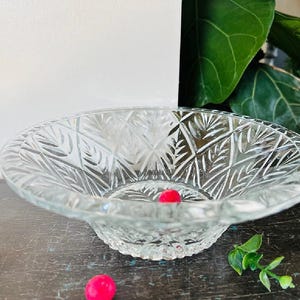 Vintage Kristallvase, sehr schöne Kristallvase, prächtige, sehr schöne Bleikristallschale, handgeschliffener, klarer Kristall, 1970er Jahre Kristall, schön