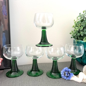 Vintage 1970s | Wine Glasses | Roemer Glasses | Set of 5 | green vintage glass wine | Green Ribbed Foot | 0,1 l | green glass Made in France