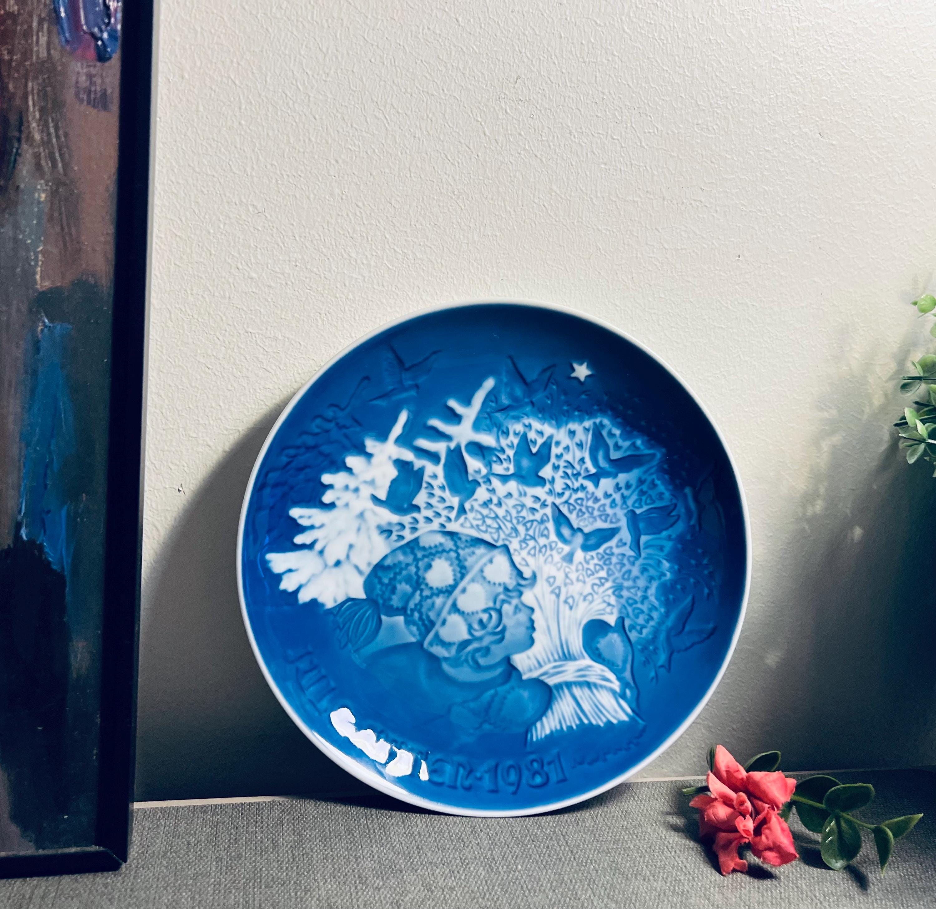Bing & Grondahl 1981 Christmas Peace Plate, Jule Aften, Blue