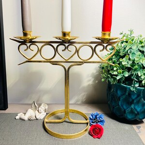 Fantastisk vintage gyllene jul vacker 3 ljusstakar.. Skandinavisk metallkonst 1970-tals Nordic Home metall gyllene ljusstake