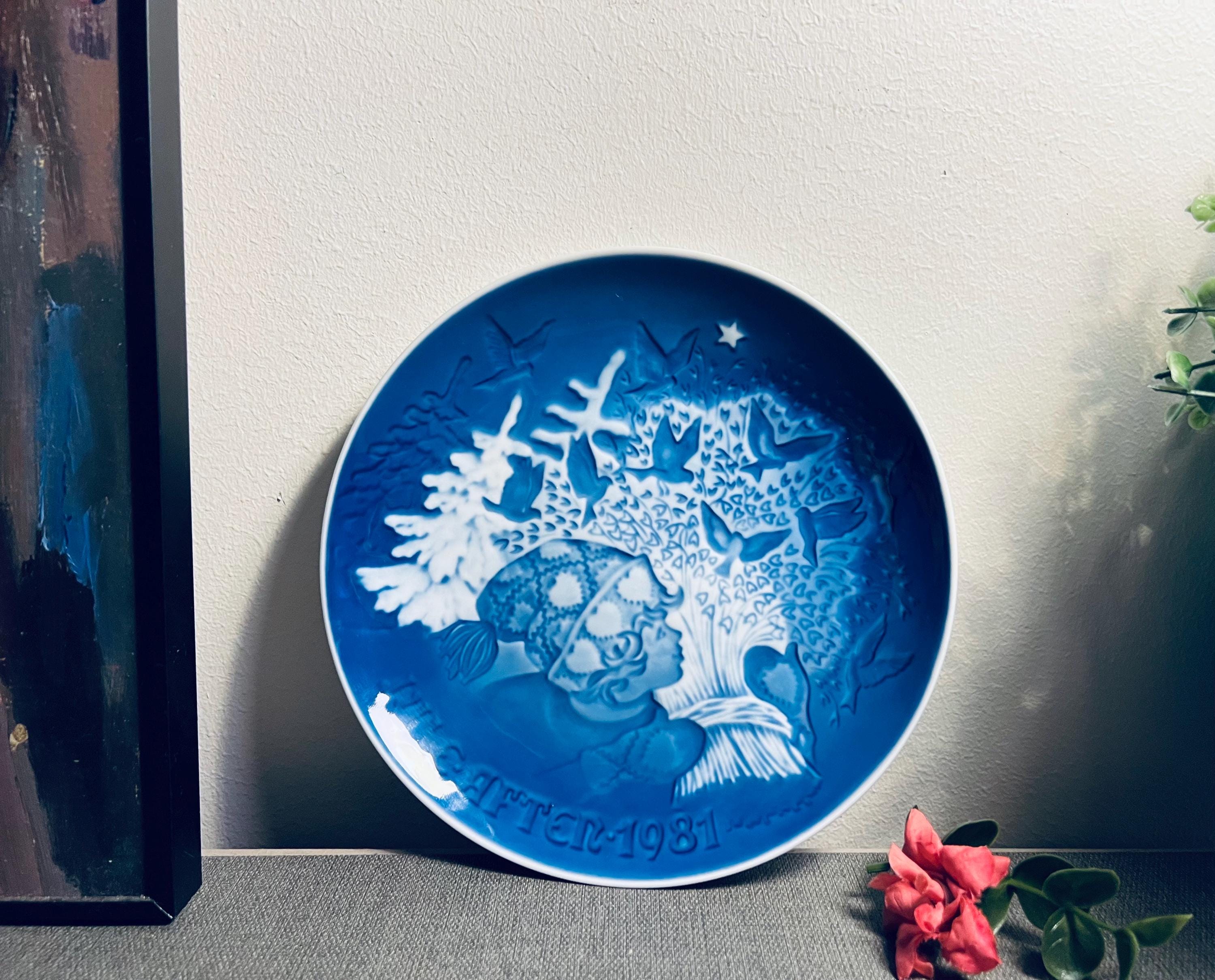 Bing & Grondahl 1981 Christmas Peace Plate, Jule Aften, Blue