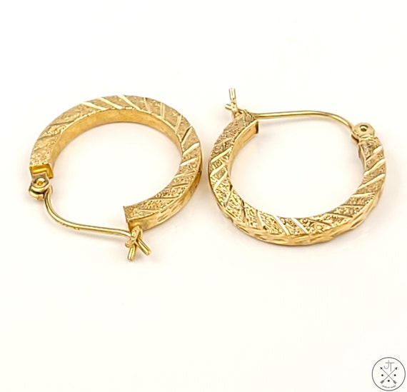 14k Yellow Gold 3/4 Inch Hoop Earrings - image 6