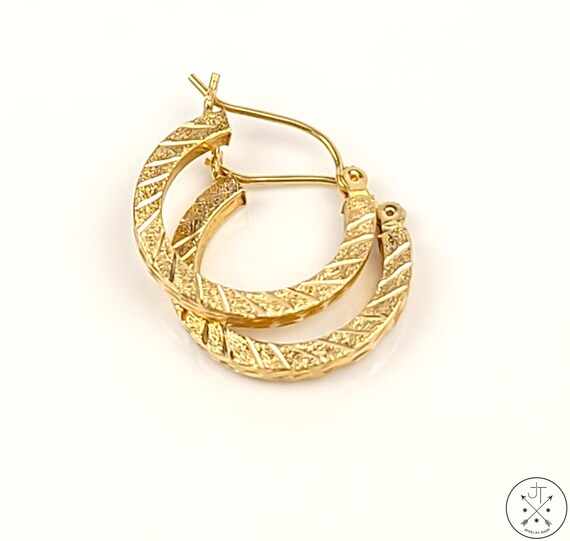 14k Yellow Gold 3/4 Inch Hoop Earrings - image 4