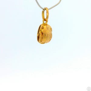 Vintage 18k Yellow Gold Scarab Egypt Pendant .7 inch Tall Charm