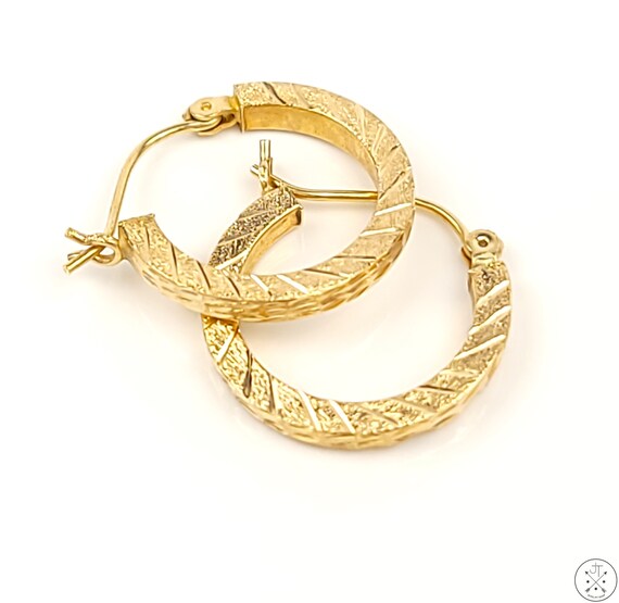 14k Yellow Gold 3/4 Inch Hoop Earrings - image 2