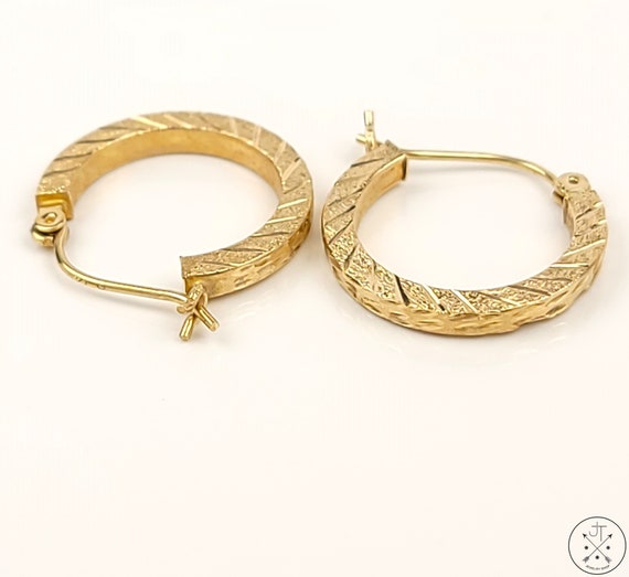 14k Yellow Gold 3/4 Inch Hoop Earrings - image 7