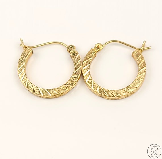 14k Yellow Gold 3/4 Inch Hoop Earrings - image 8