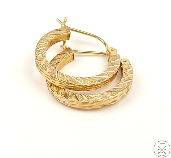 14k Yellow Gold 3/4 Inch Hoop Earrings - image 5