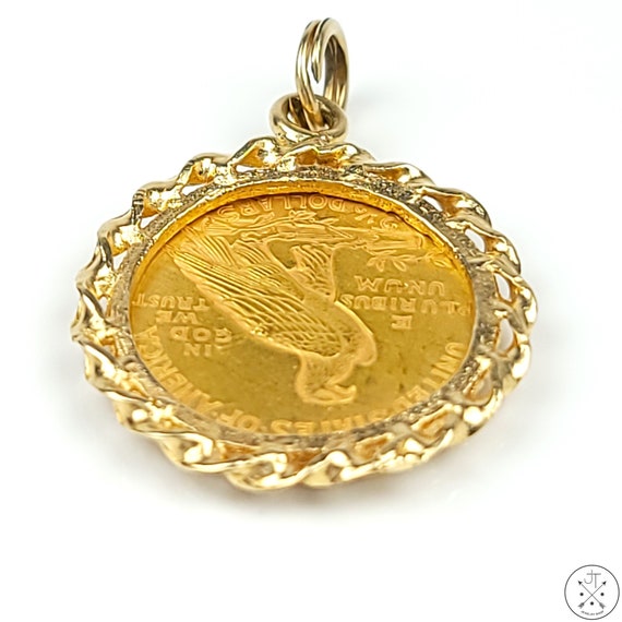 Vintage 14k Yellow Gold Pendant with Colorized 19… - image 3