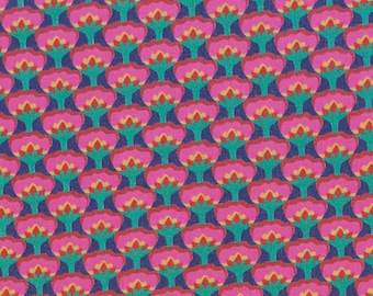 Può includere: Un motivo ripetitivo di fiori stilizzati in tonalità di rosa, verde, rosso e giallo su uno sfondo blu scuro.