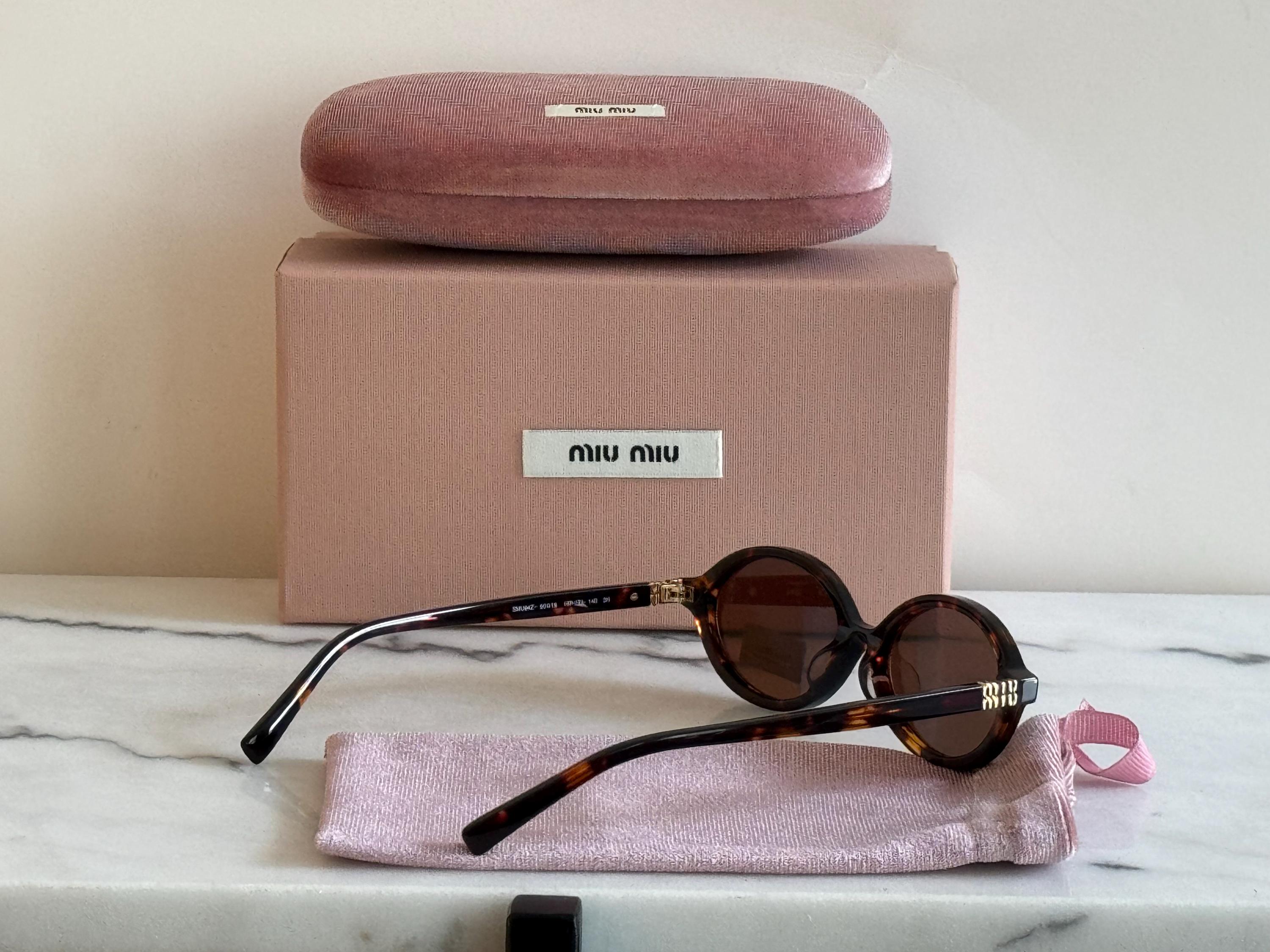 Miu Miu ブラウン・トータス サングラス Miu Miu Oval Brown Tortoise Sunglasses - Etsy