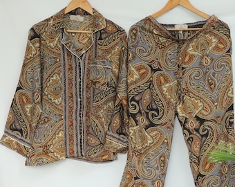Luxuriöse Seidenmischung PJ Set mit Weißer Paspel und Seitentaschenhose